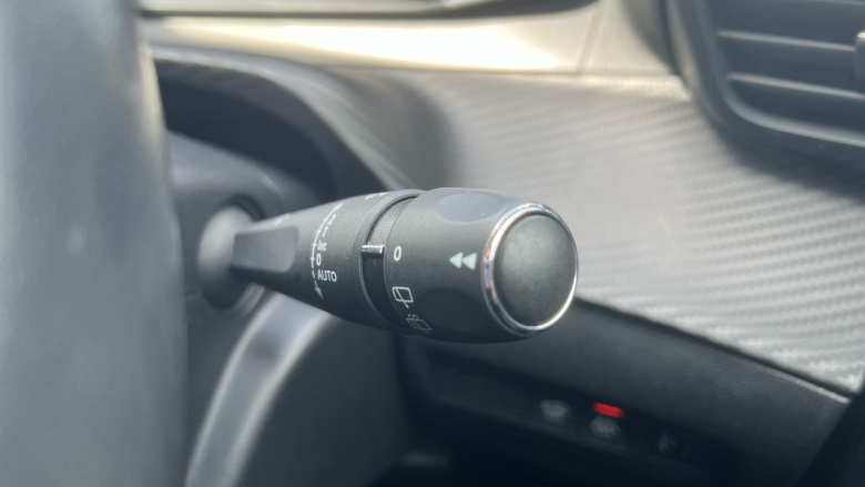 Peugeot 208 1.2 PureTech 100 Allure 5dr Petrol Hatchback